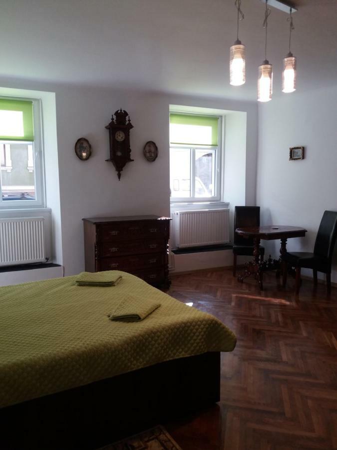 Charming Downtown Studio Brasov Bagian luar foto